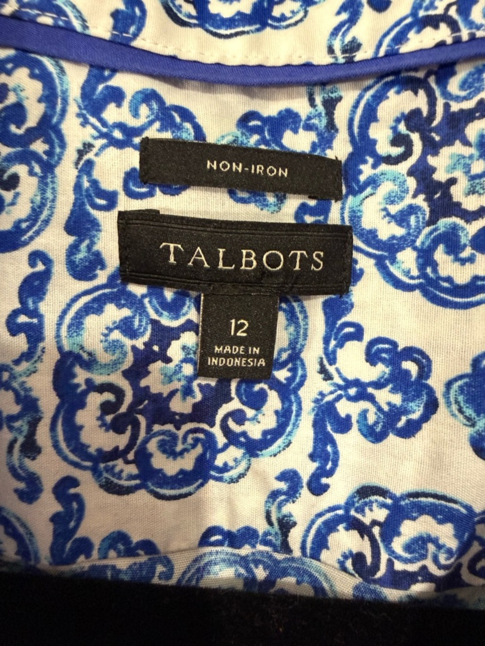 Talbots White Medallion Print Sleeveless Blouse Size 12 Non-Iron Stretch - Picture 2 of 5